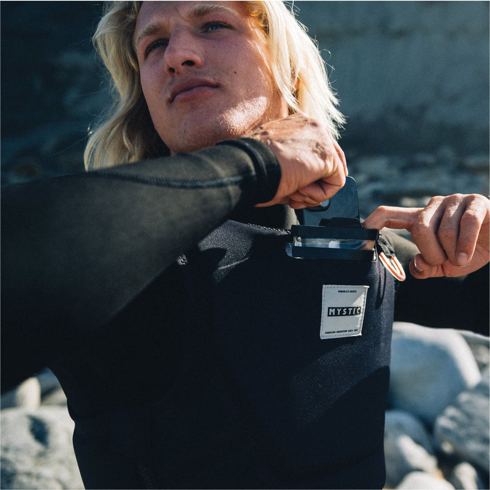 2026 Mystic Mens Solace Front Zip Kite Impact Vest 35005.240235 - Black